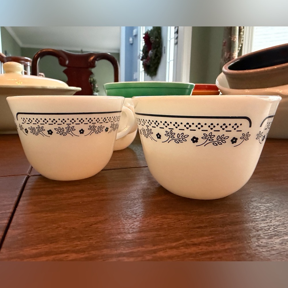 Vintage Pyrex Ivory Mugs and Navy Tea/Coffee Cups. Microwave Safe